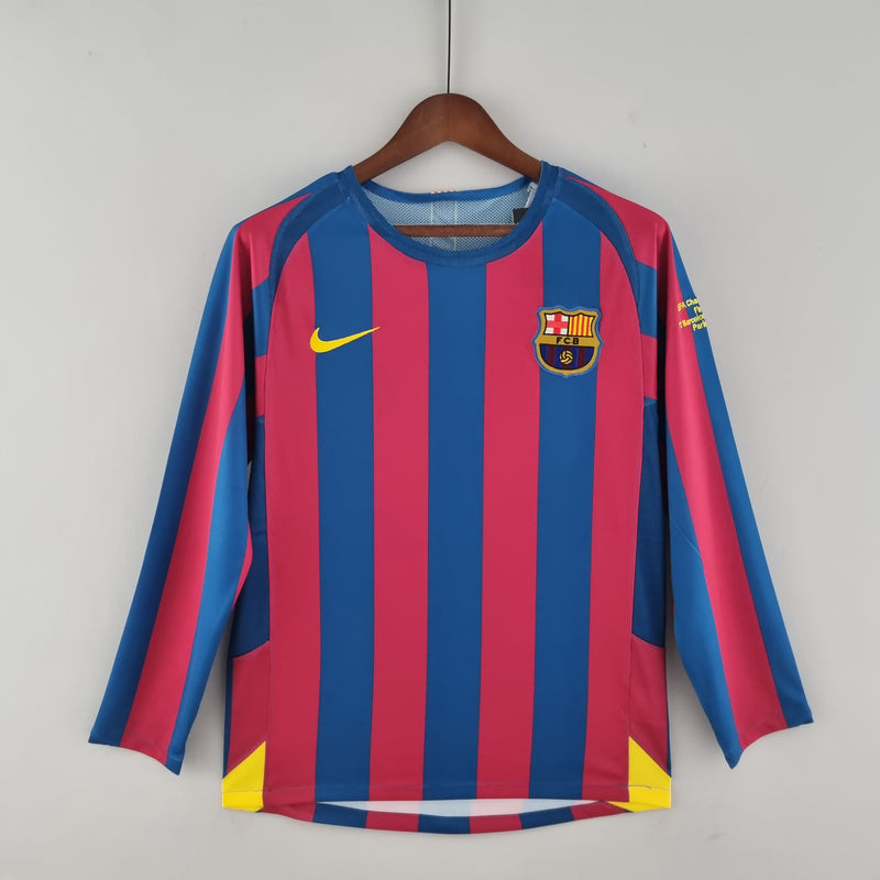 CAMISA RETRÔ DO BARCELONA 05/06 RONALDINHO